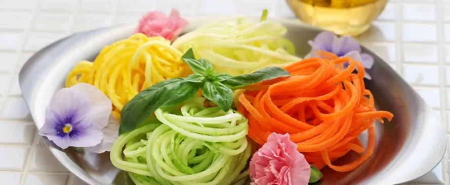 healthy-diet-vegetable-noodles-salad-pthtkte-02UfNi.webp