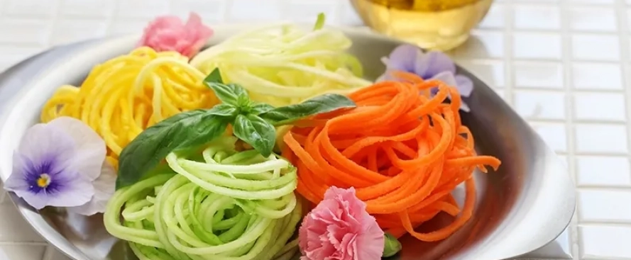 healthy-diet-vegetable-noodles-salad-pthtkte-2ZtuhW.webp