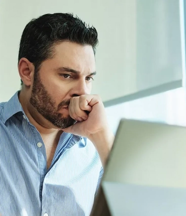  Mulher perde R$ 15 mil no golpe do consórcio da cirurgia plástica 