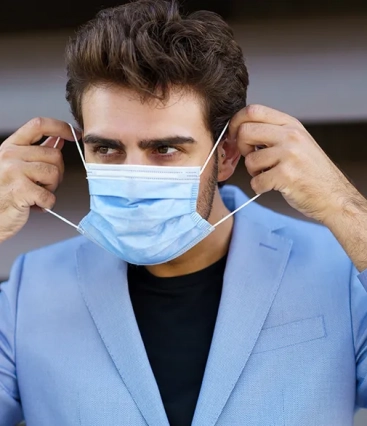 Uso de máscara causa orelhas de abano? Saiba se a proteção piora o problema e veja como corrigir