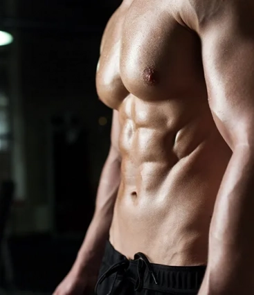 Corpo atlético com cirurgia plástica: nova técnica de lipoaspiração promete “gominhos” na barriga