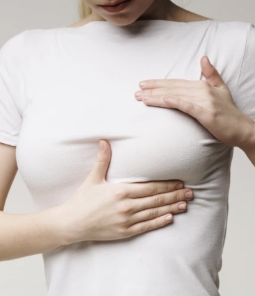 Mamoplastia redutora e amamentação: o que você precisa saber