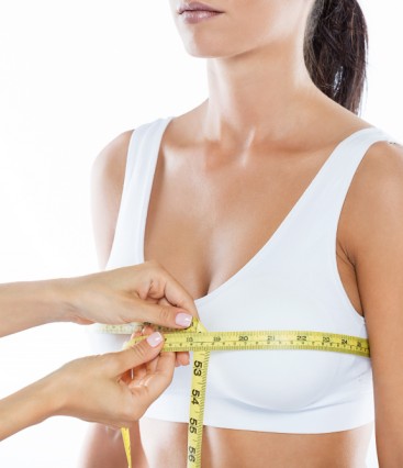 O que é a cirurgia de redução de seios e como ela pode aliviar dores